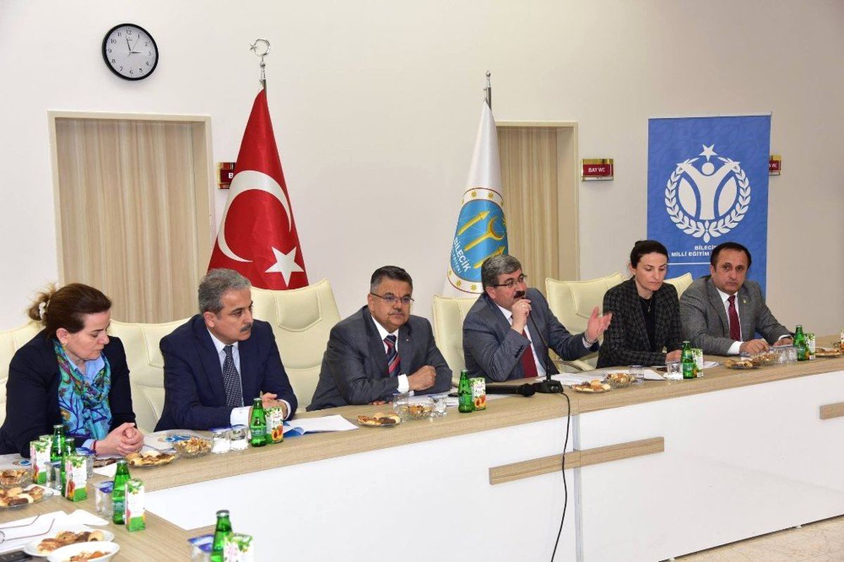 Eğitim ve Çocuklar İçin Bir Araya Geldiler