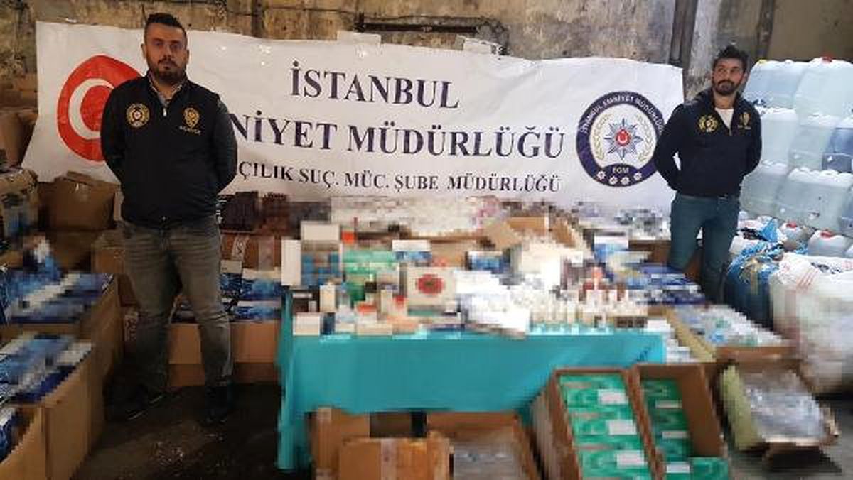 İstanbul\'da Kaçak İlaç Operasyonu (2)