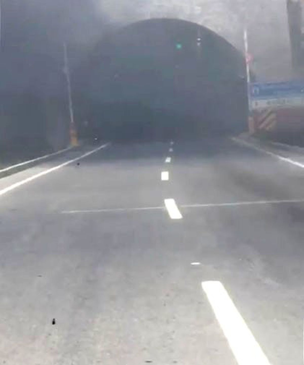 İzmir-Manisa Arasında Yeni Açılan Sabuncubeli Tüneli, İddialara Göre Seyir Halindeki Bir Tırın Alev...