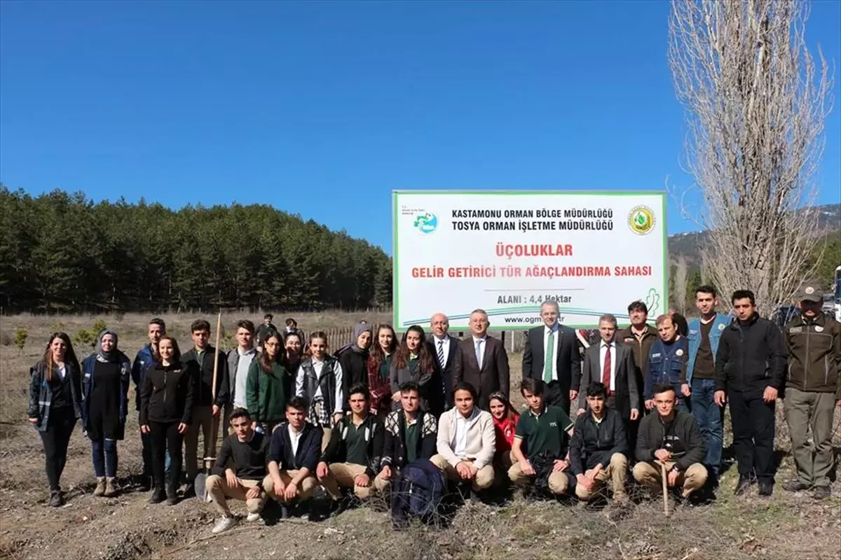 Kaymakam Pişkin, Öğrencilerle Fidan Dikti