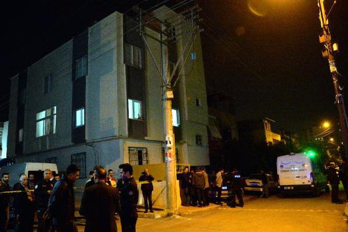 Mersin\'de Cinnet Getiren Kişi, Anne-babasını Öldürdü