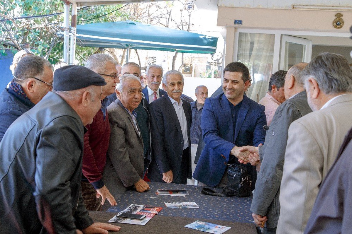 Ömer Günel, Kuşadası\'nda Polis Emeklileri ile Bir Araya Geldi