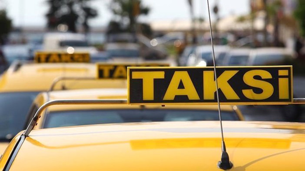 Taksicilere kravat zorunluluğu getirildi