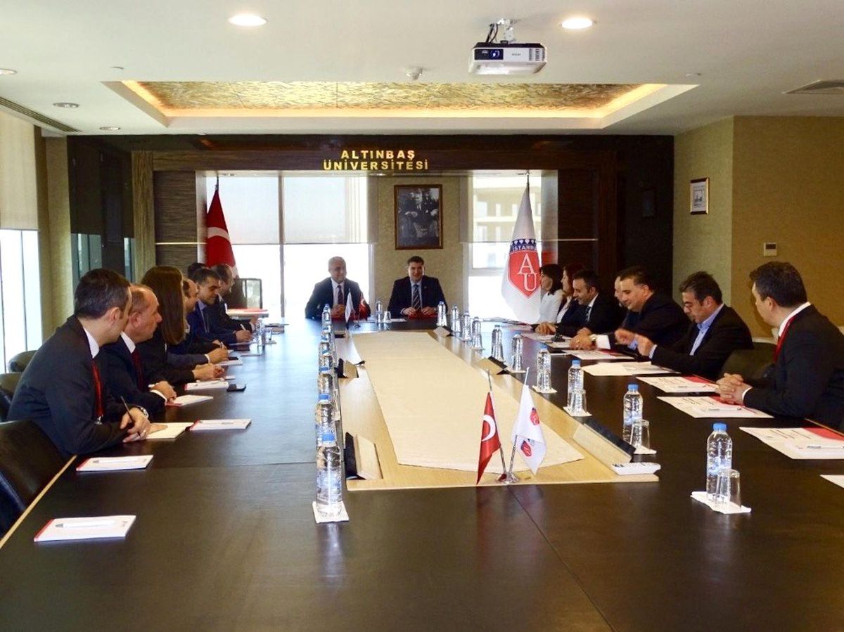 Üniversite ve Kolejden Eğitimde Örnek İş Birliği