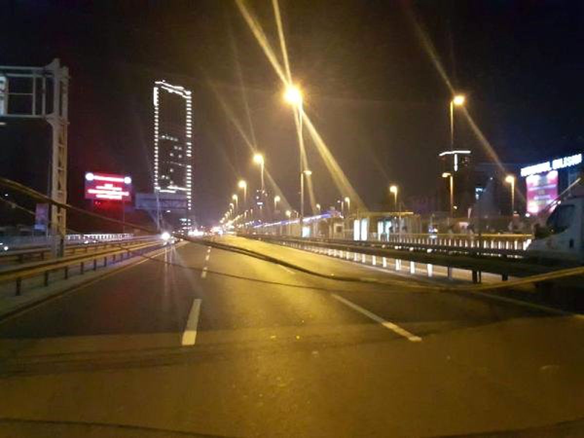Üst Geçitten Sarkan Elektrik Kabloları D-100 Karayolu\'nu Kapattı