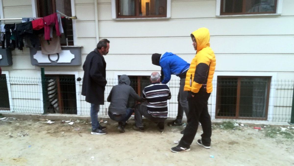 7 Katlı Binada Çıkan Yangın 5 Kişiyi Hastanelik Etti