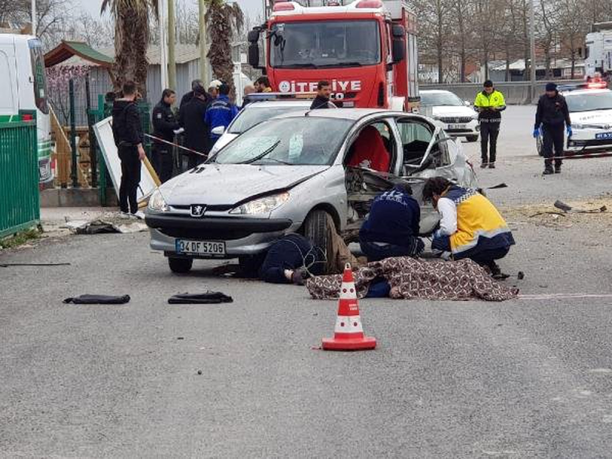 Abla- Kardeş, İçinden Fırladıkları Otomobilin Altında Kalıp, Öldü (2)- Yeniden