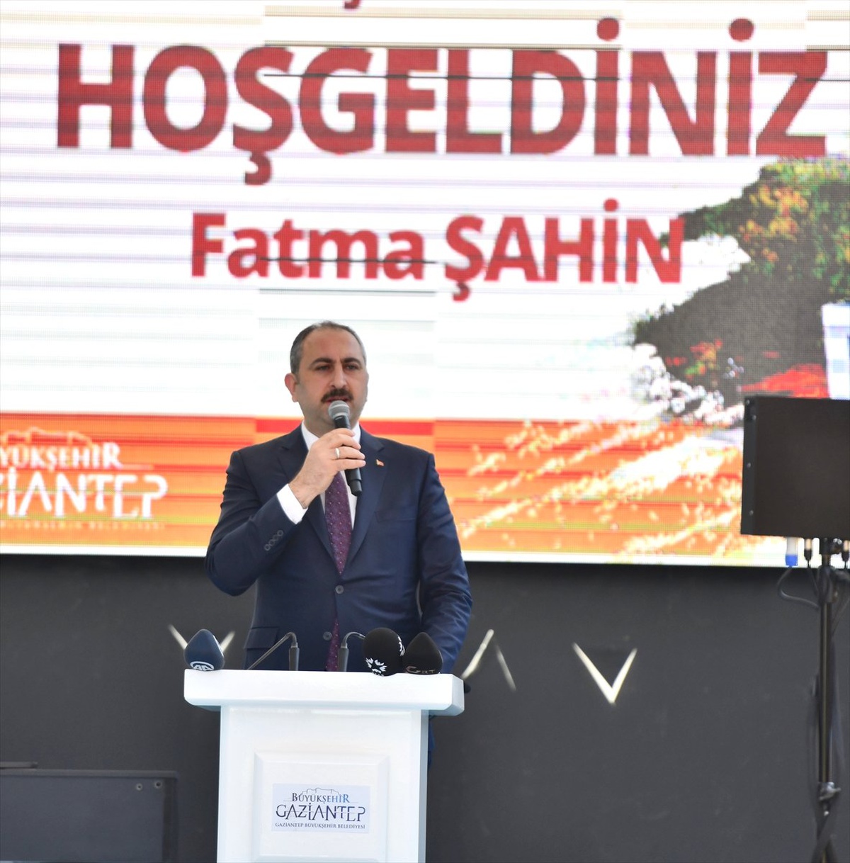 Bakan Gül Engelsiz Yaşam Merkezi Açılışına Katıldı