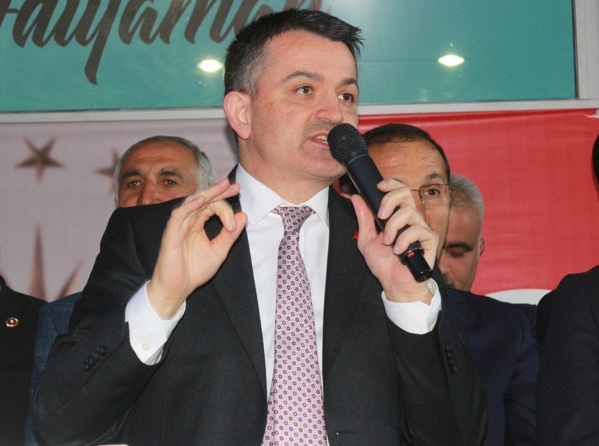 Bakan Pakdemirli: "Türk ve Kürt Kardeşliği Ezelden Gelmektedir Ebediyete Kadar da Gidecektir"