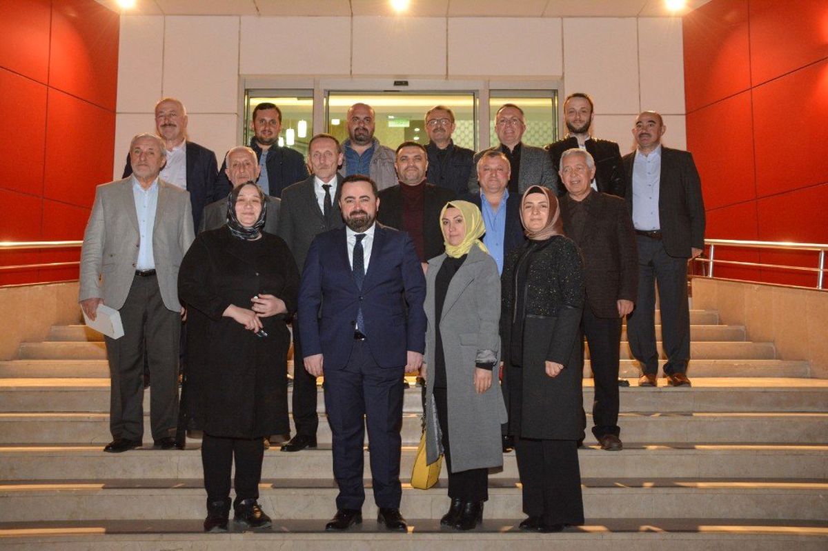 Başkan Aktepe\'den Meclis Üyelerine Plaket