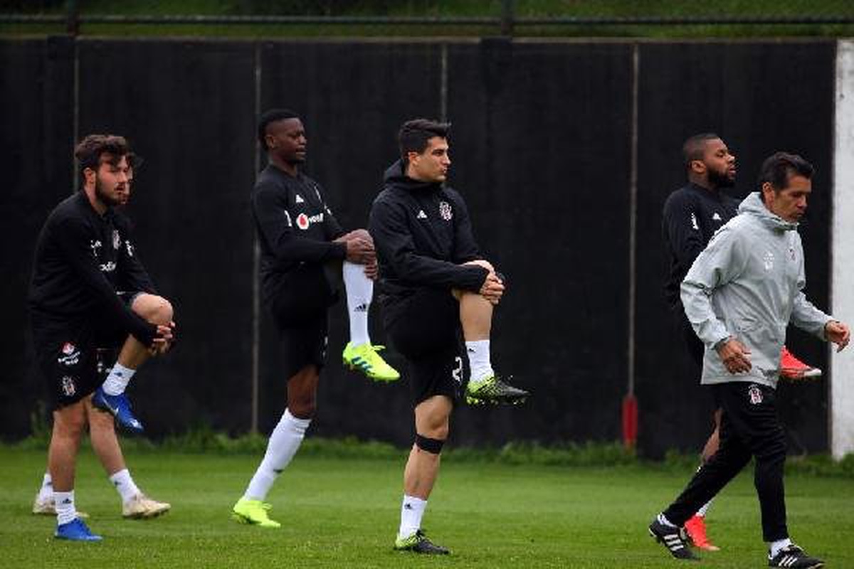 Beşiktaş, Kondisyon ve Taktik Çalıştı