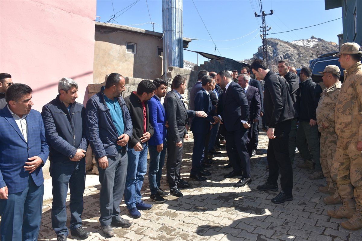 Bizi Ayrıştırmak İsteyenlere Bir Şamar Atalım"