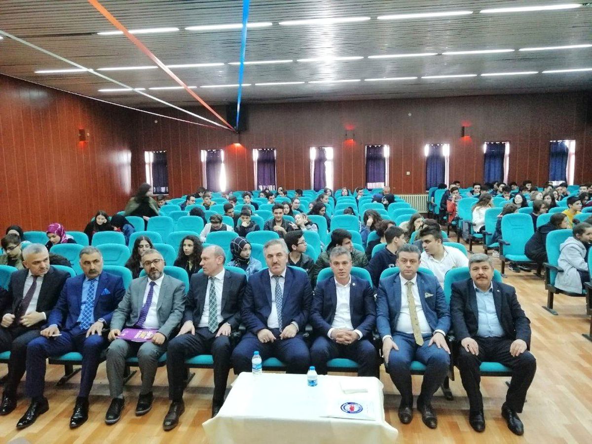 Eğitim-Bir-Sen\'den \'Çanakkale\' Konferansı