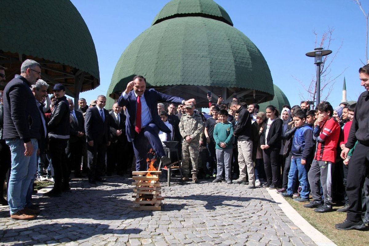 Elazığ\'da Coşkulu Nevruz Kutlaması
