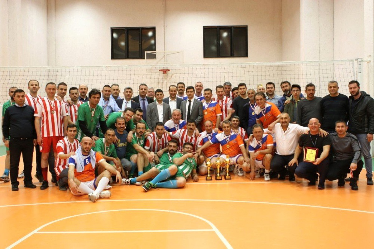 Erkekler Voleybol Turnuvası Sona Erdi