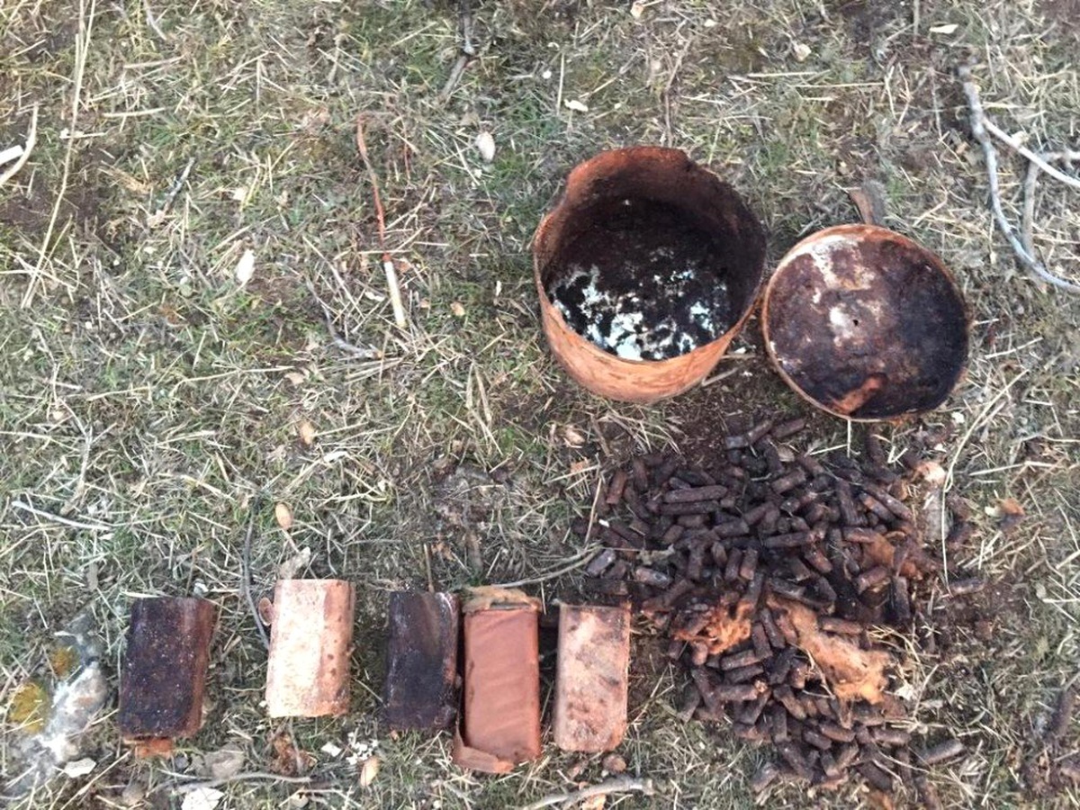 Eruh\'ta Yağ Tenekesinde El Yapımı Patlayıcı Bulundu