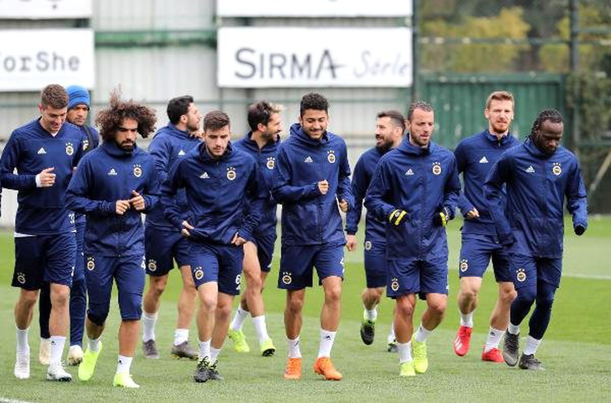 Fenerbahçe\'de Hazırlıklar Sürüyor