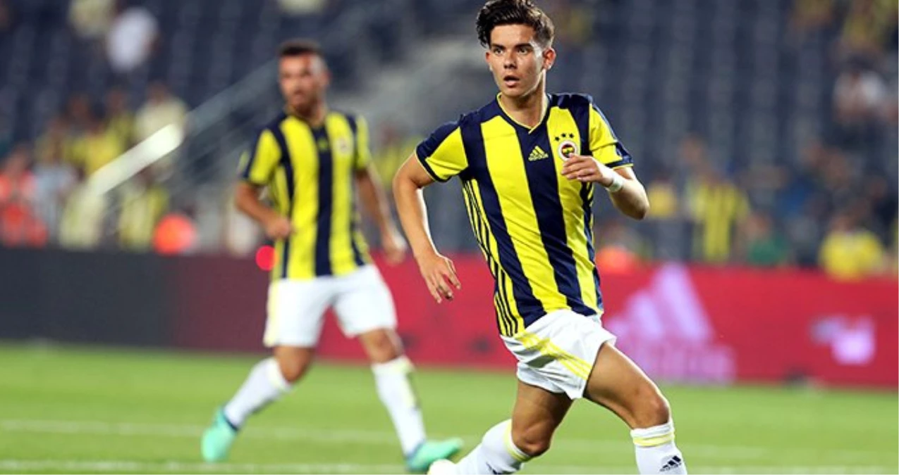 Fenerbahçe\'nin Genç Oyuncusu Ferdi Kadıoğlu: Takımın Aldığı Sonuçlardan Dolayı Oynayamıyorum