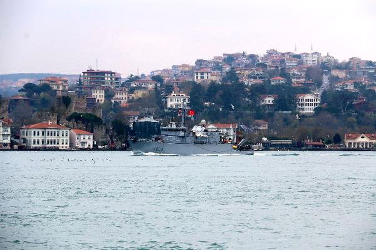 Fransız Mayın Gemisi Boğaz\'dan Geçti