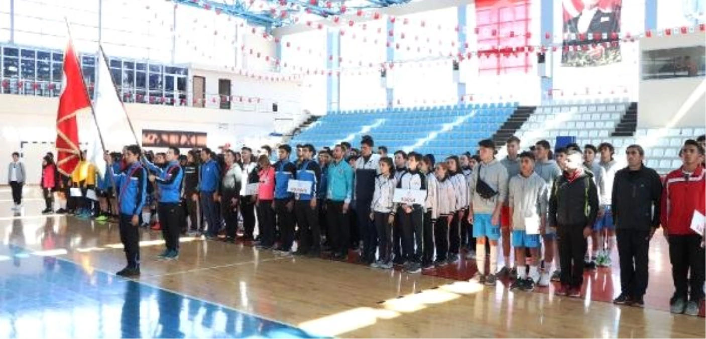 Futsalda Yarı Final Heyecanı Karaman\'da Başladı