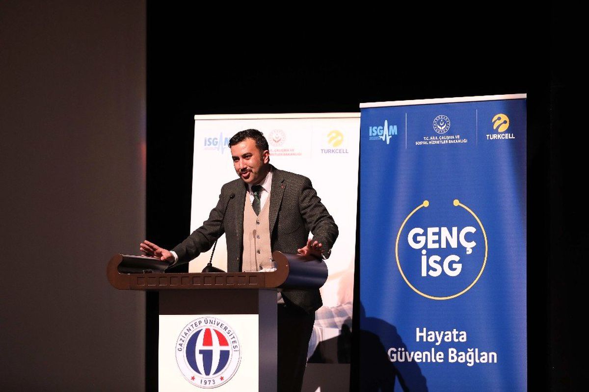 Gaün\'e Onurlandıran Övgüler