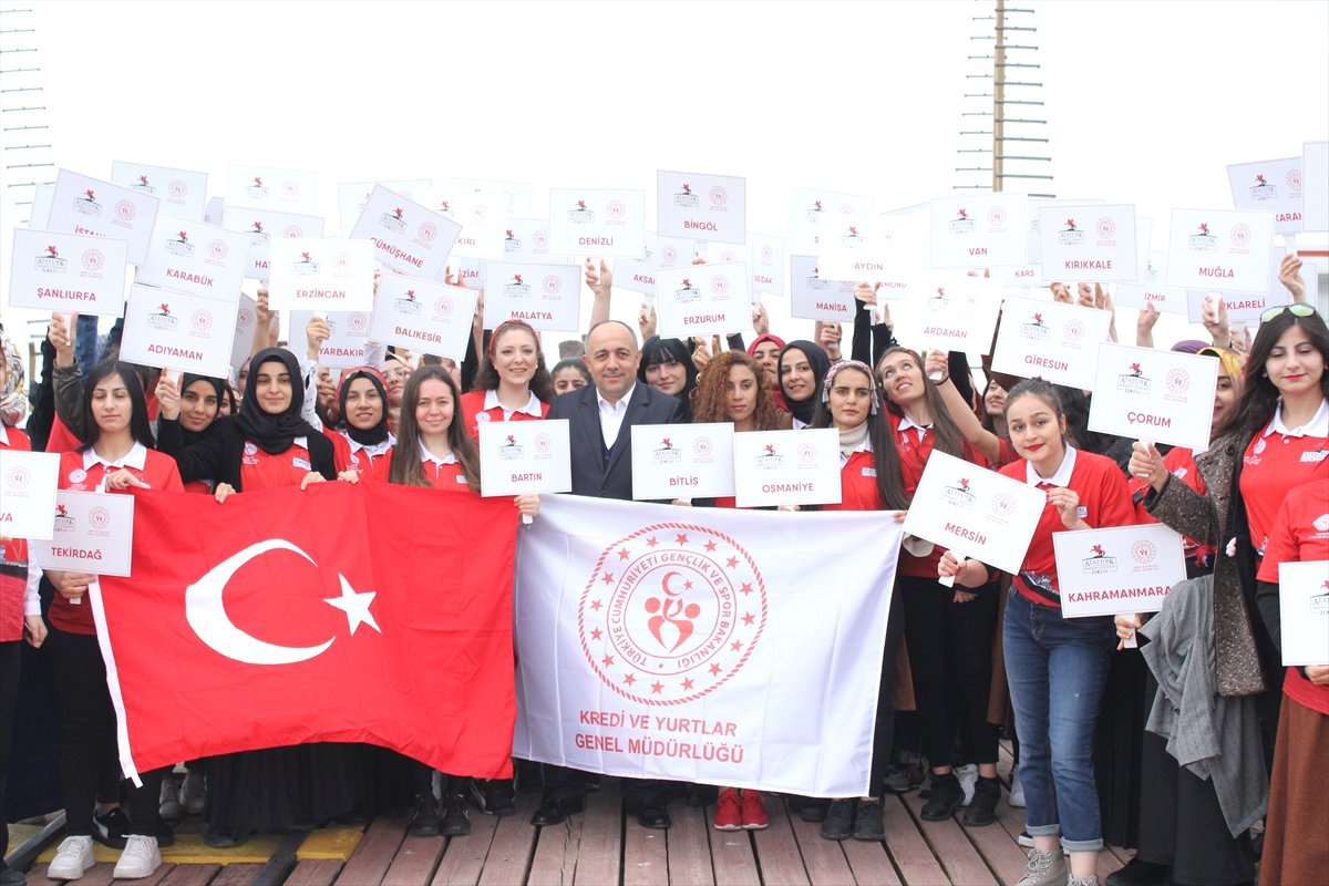 Gençler Samsun\'da Atatürk\'ün Sahile Çıktığı Yerde Buluştu