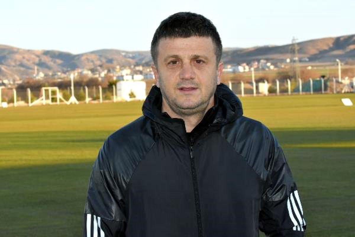 Hakan Keleş: Emre\'nin Milli Takımda Olmasından Mutluyuz