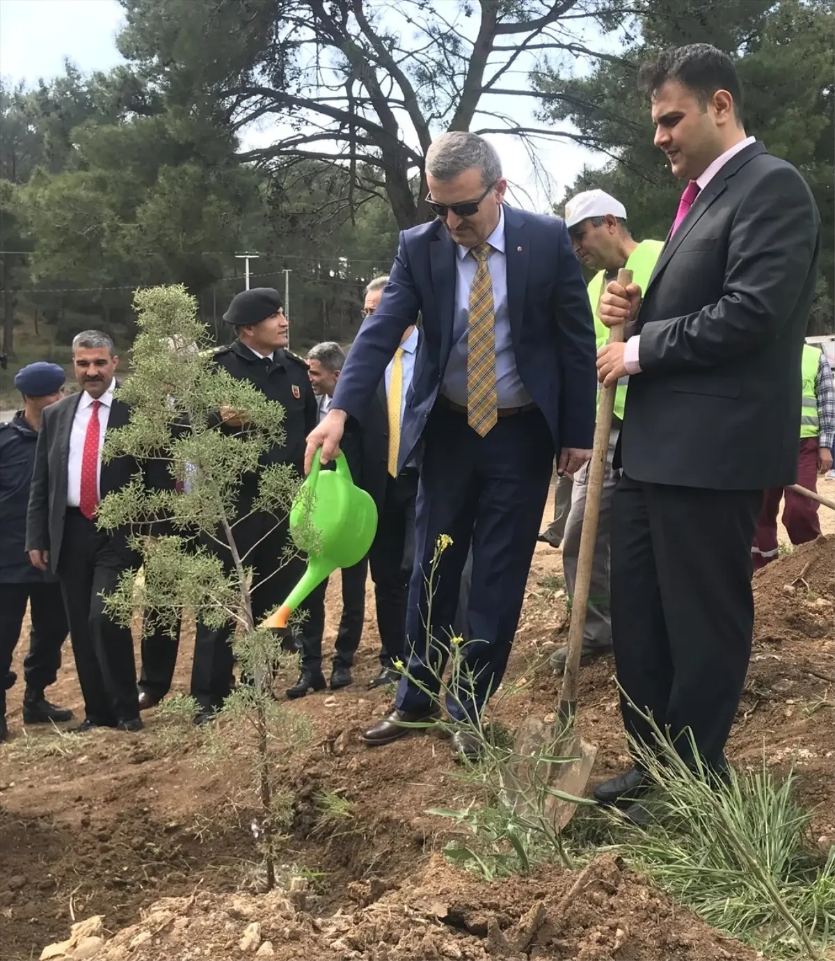 İzmir\'de Denetimli Serbestlik Yükümlüleri "Adalet Ormanı" Oluşturdu