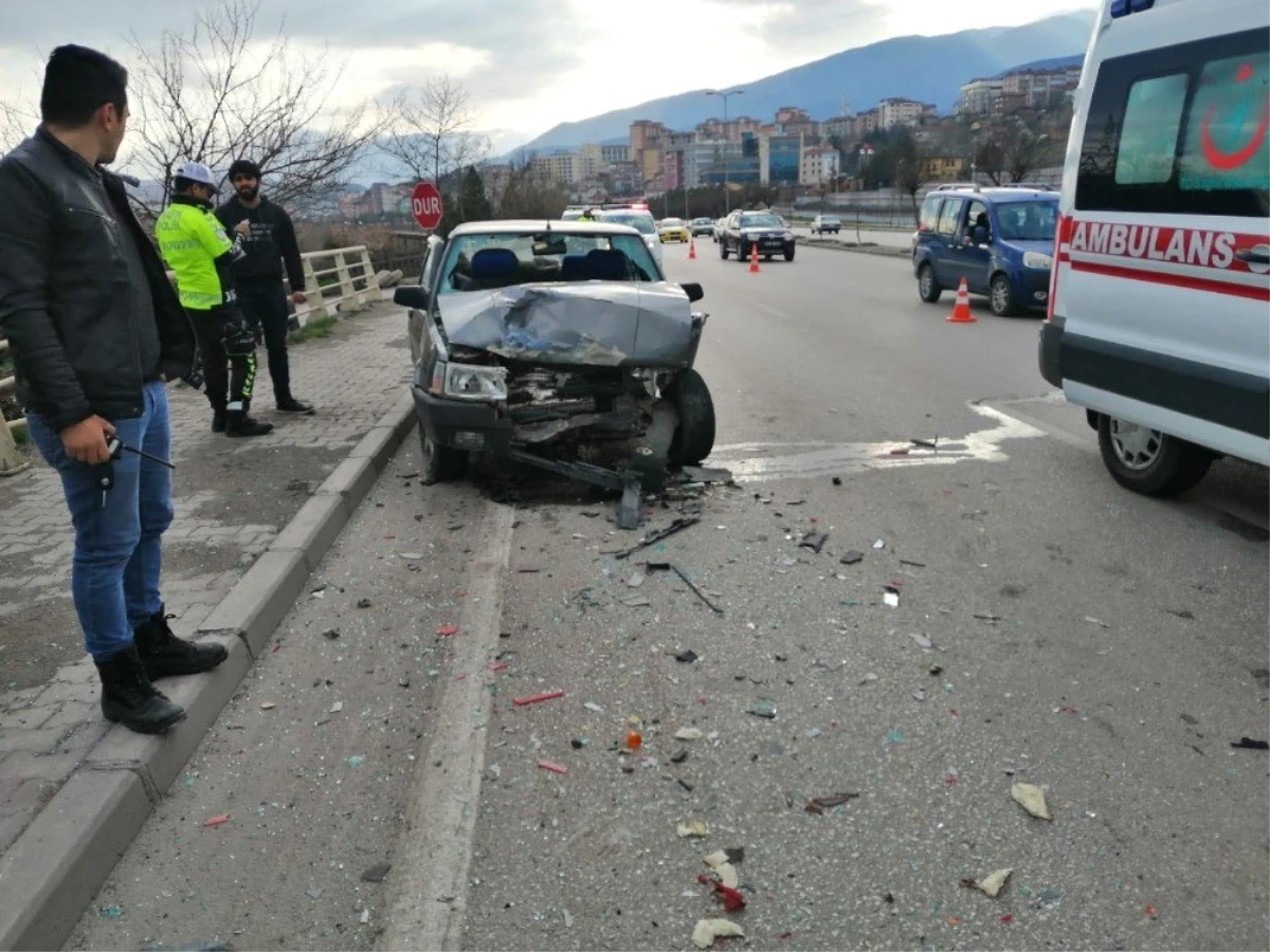 Karabük\'te Trafik Kazası: 1 Ağır Yaralı