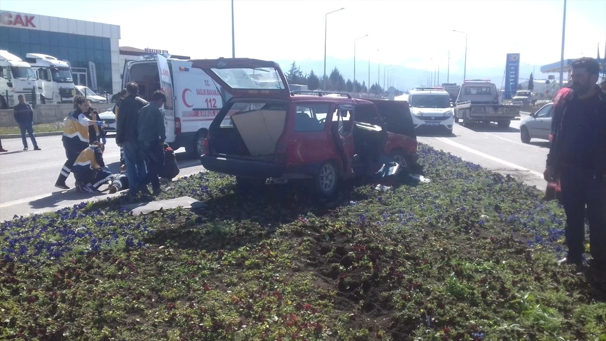 Malatya\'da Trafik Kazası: 3 Yaralı