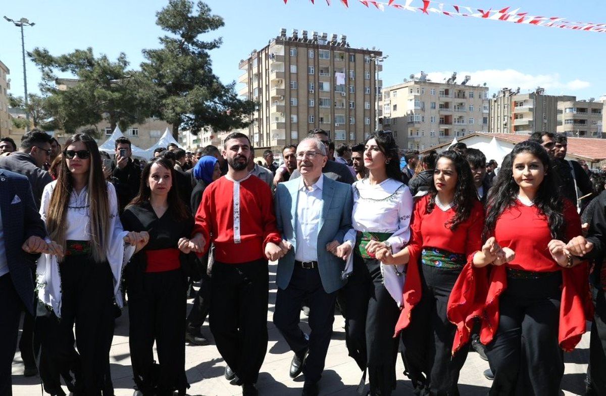 Mardin\'de Coşkulu Bahar Ateşi