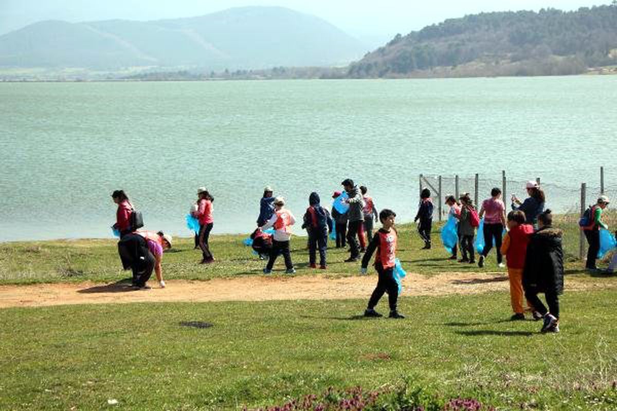 Öğrenciler, Gölköy Baraj Çevresini Temizledi