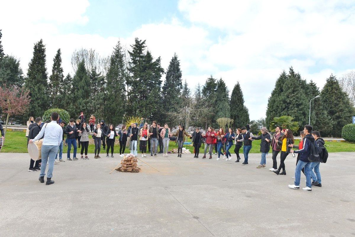 Saü\'de Nevruz Coşkusu