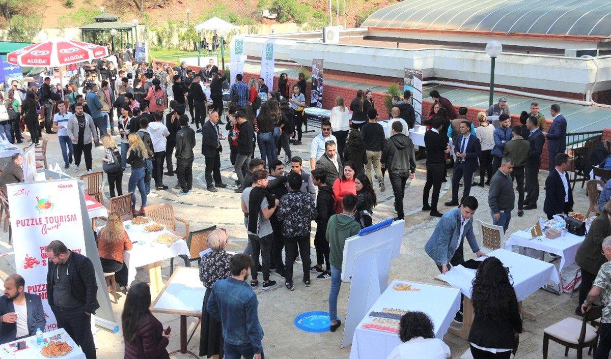Sektör Temsilcileri ve Öğrencileri Buluşturan Etkinliğe Yoğun İlgi
