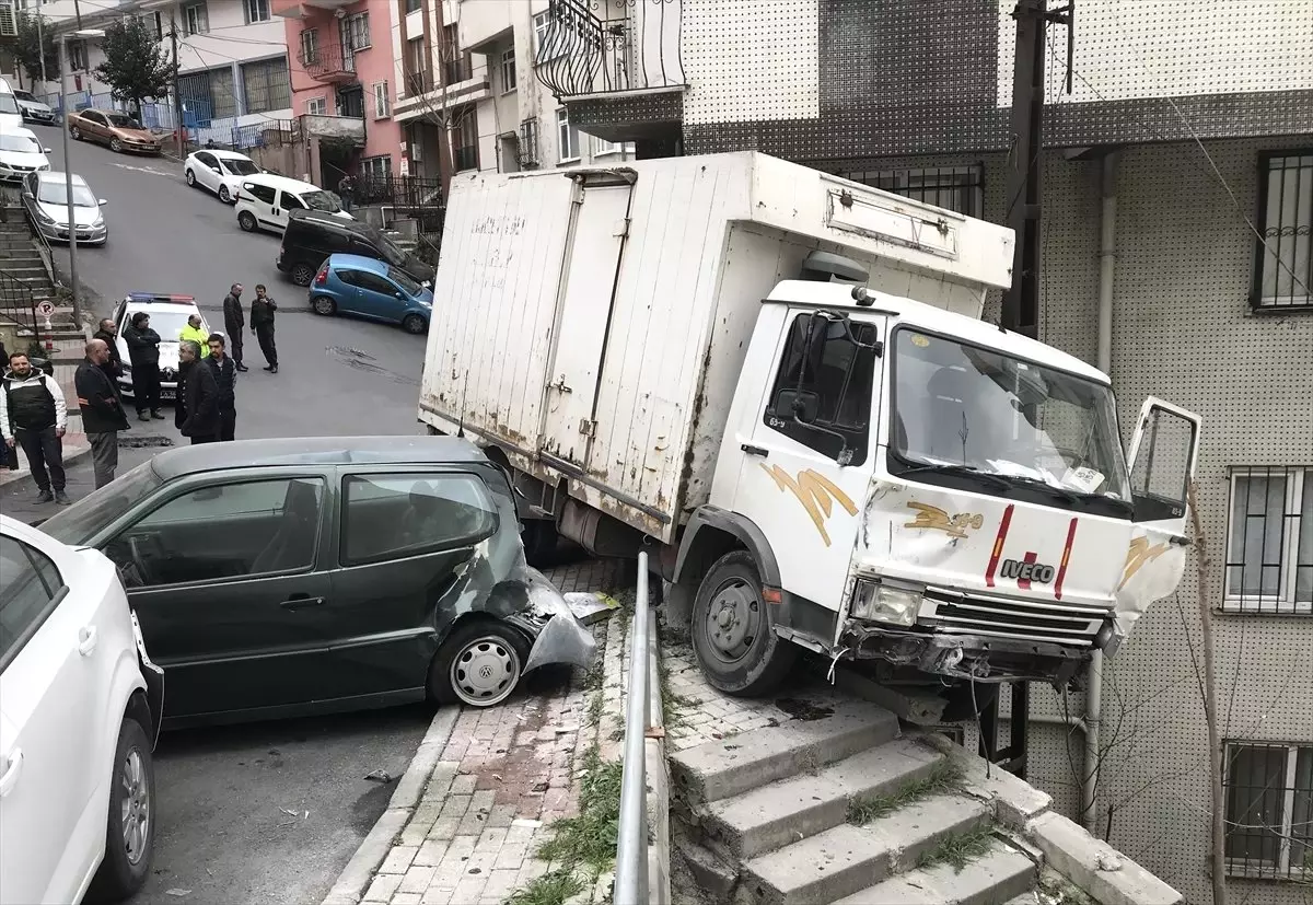 Şişli\'de Trafik Kazası