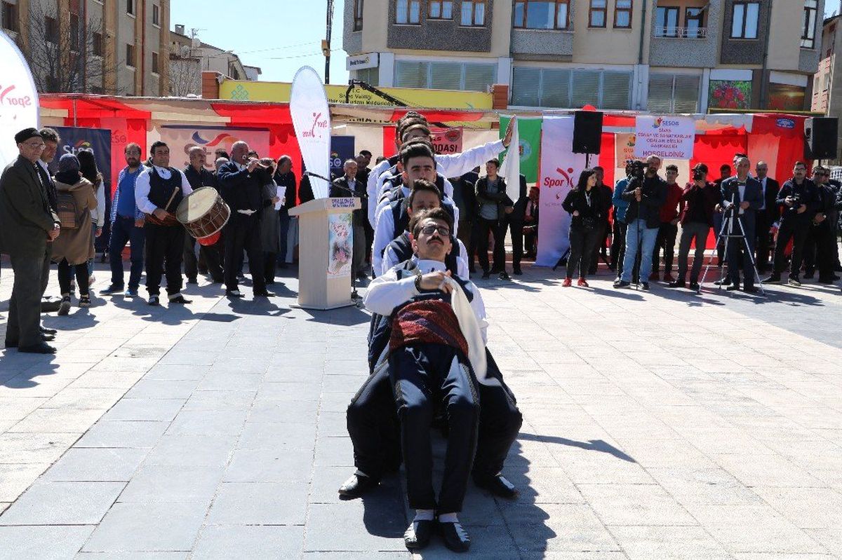 Sivas\'ta Nevruz Coşkusu
