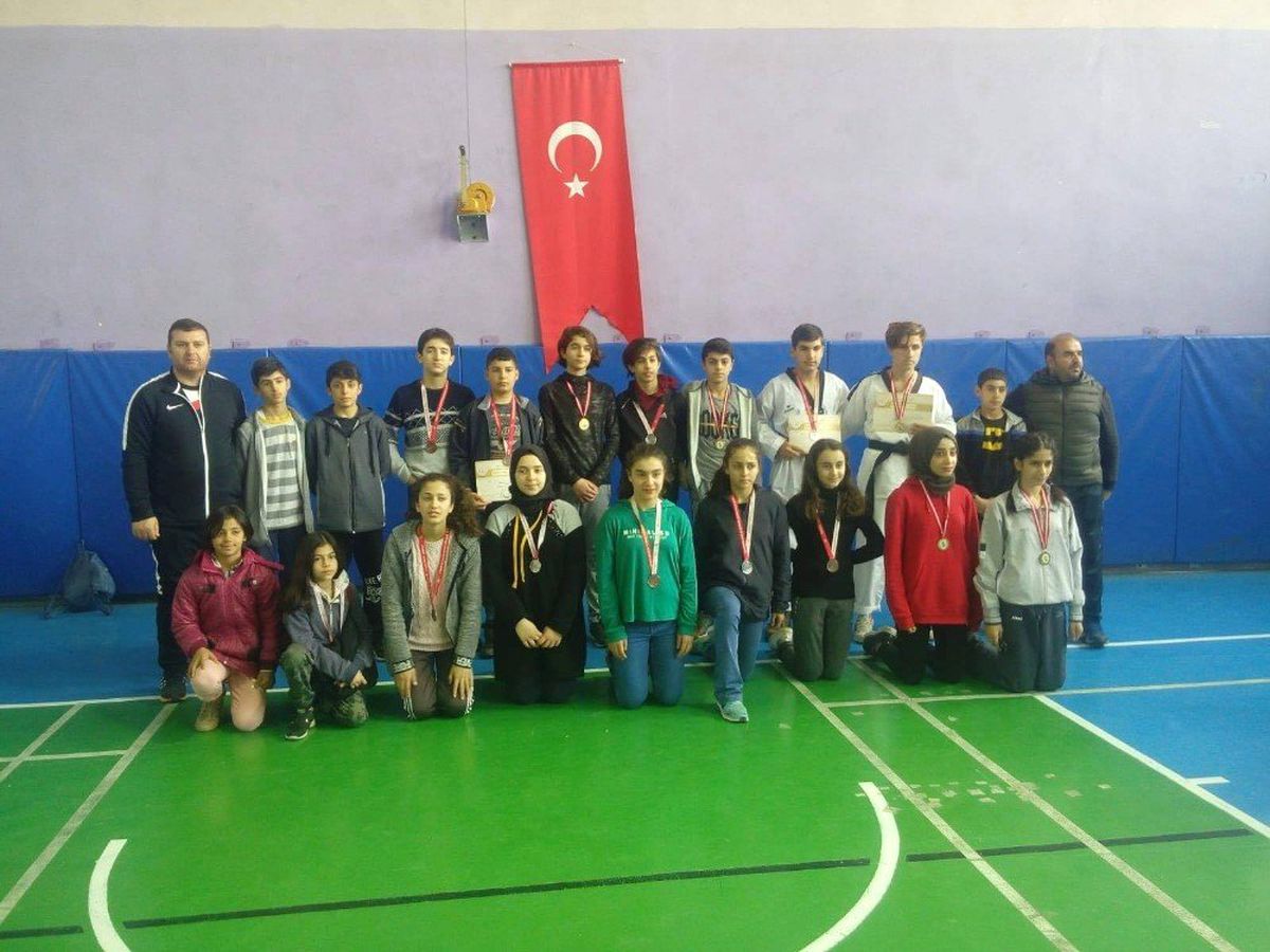 Vanlı Sporcular 17 Madalya ile Döndüler