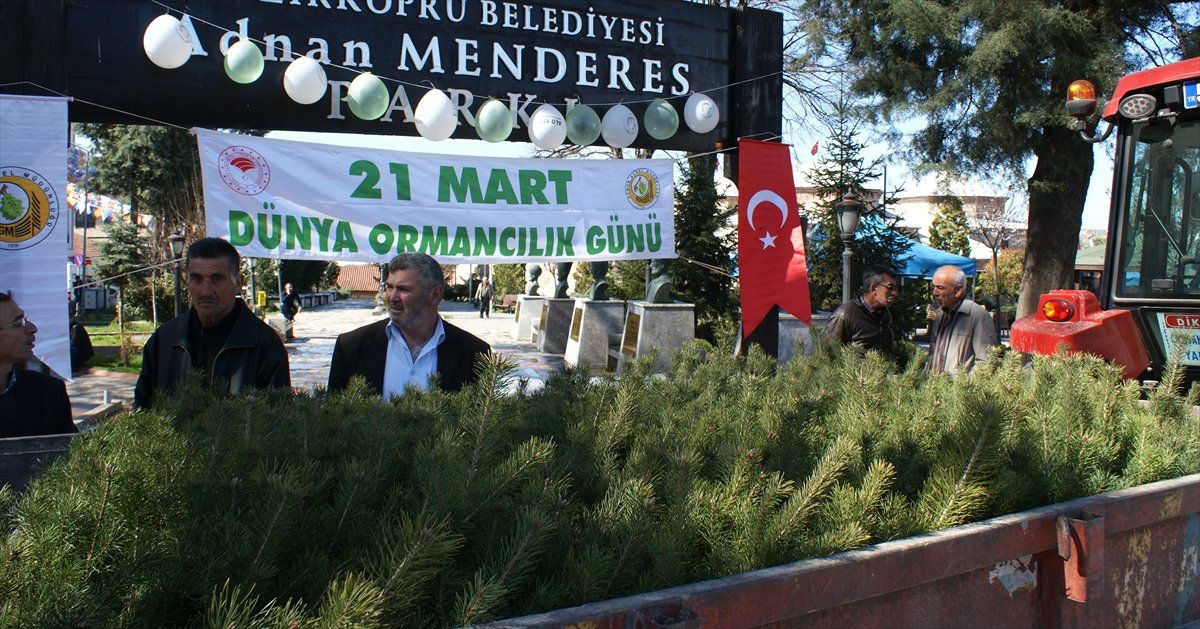 Vezirköprü\'de Vatandaşlara 10 Bin Fidan Dağıtıldı