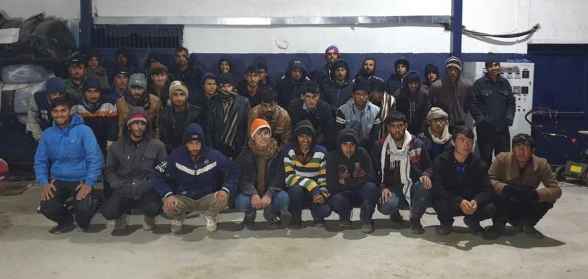 15 Kişilik Minibüsten 40 Kaçak Göçmen Çıktı