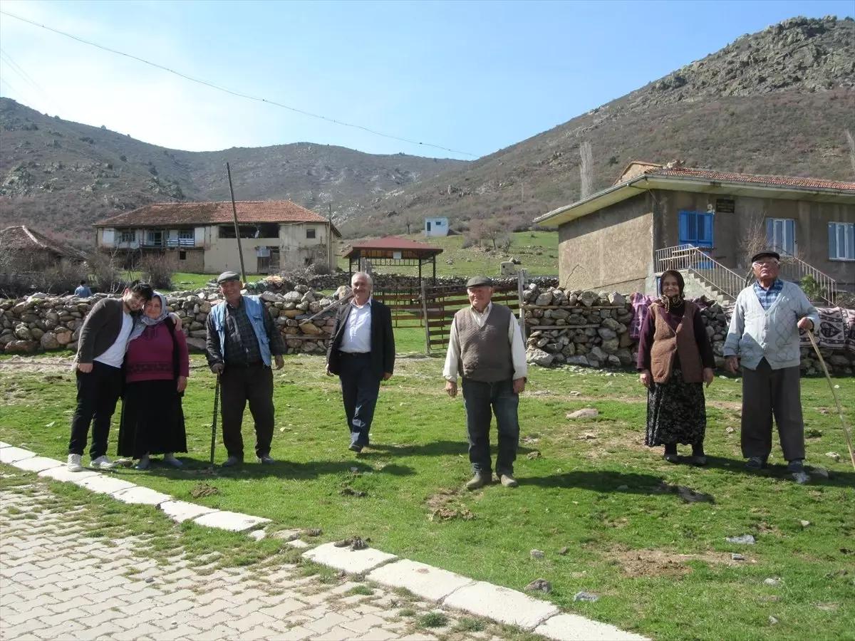 7 Hanelik Köyde 14 Kişi Yaşıyor