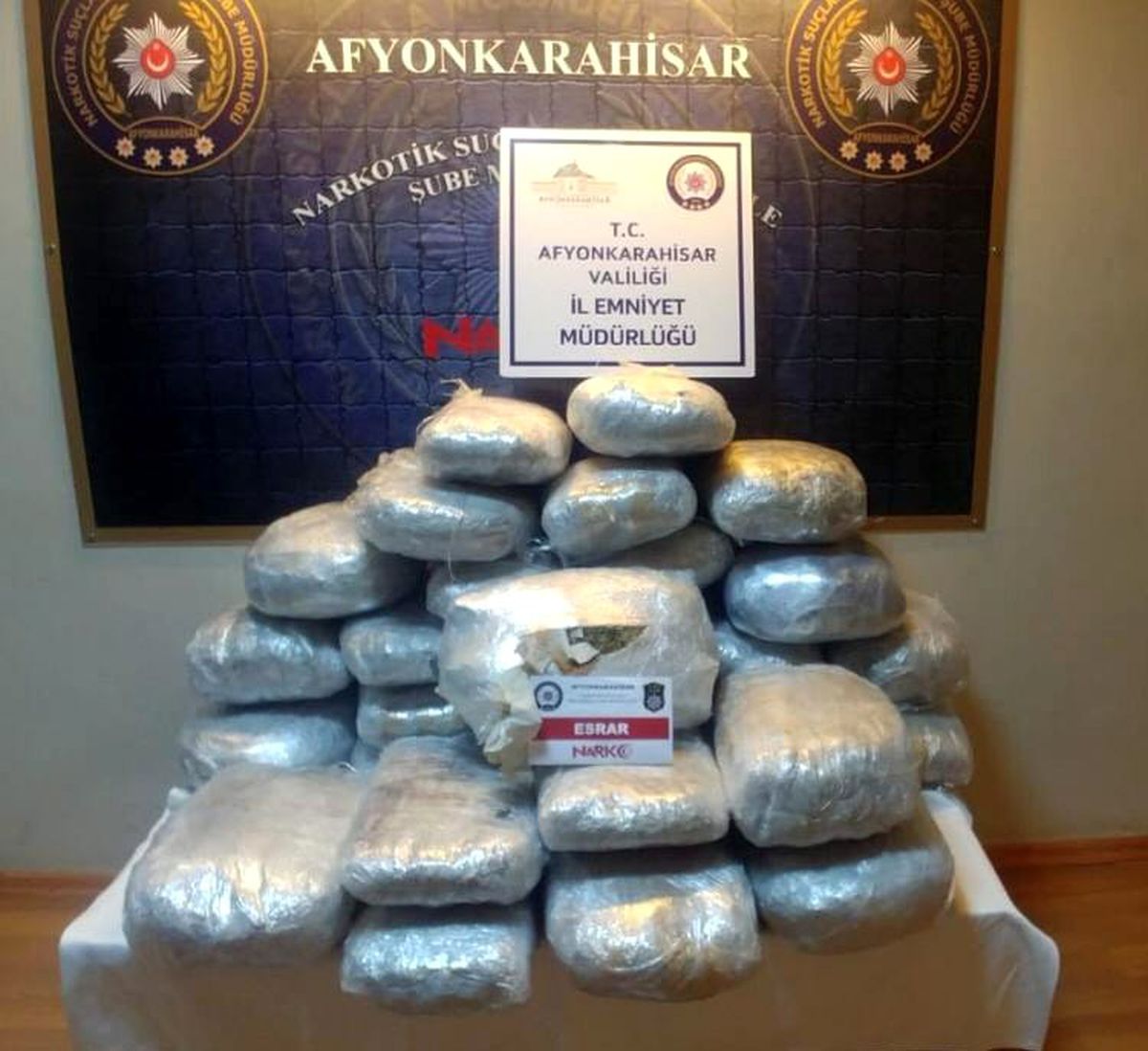 Afyonkarahisar\'da 97 Kilo Esrar Ele Geçirildi
