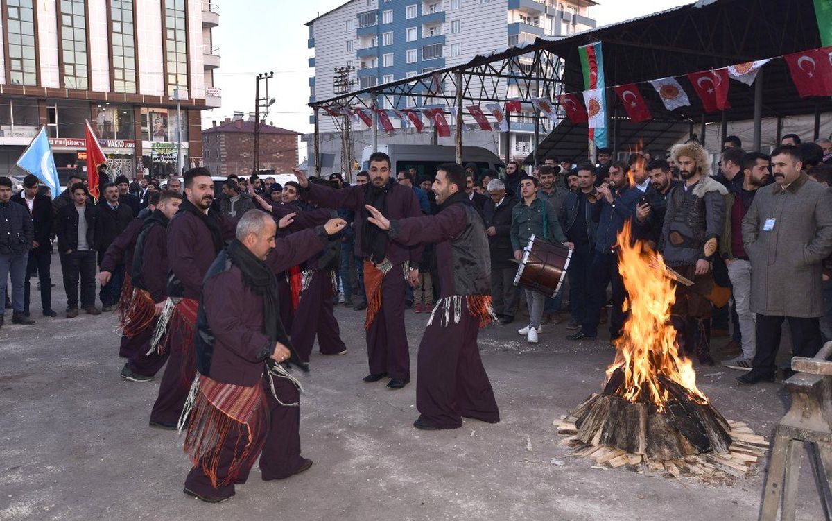 Ahlat\'ta Nevruz Kutlamaları Renkli Görüntülere Sahne Oldu