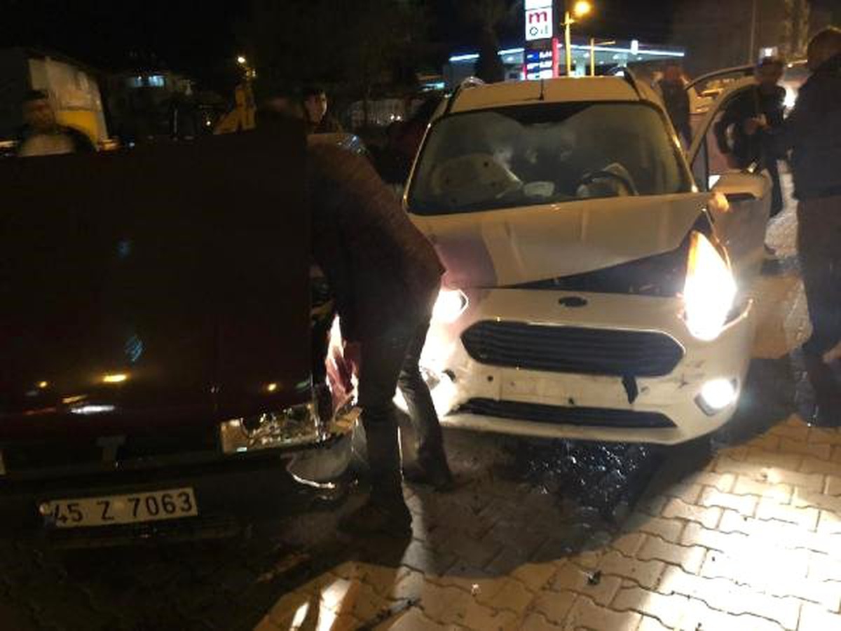 AK Parti\'li Belediye Başkanı Kaza Yaptı