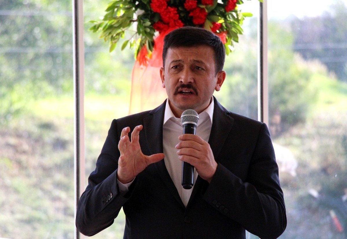AK Parti\'li Dağ: "Chp, Listelerini İzmirlilere Açıklamak Zorunda"