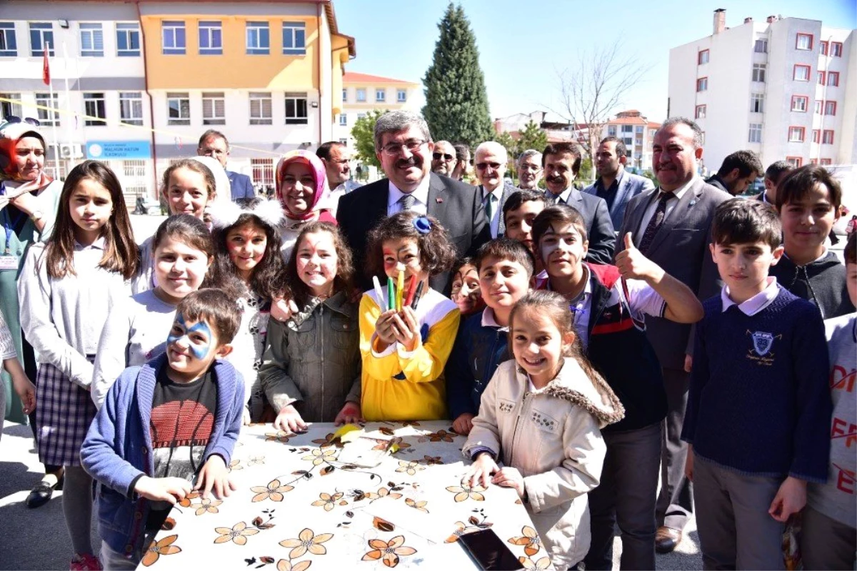 Başkan Can, Öğrencileri Yalnız Bırakmadı