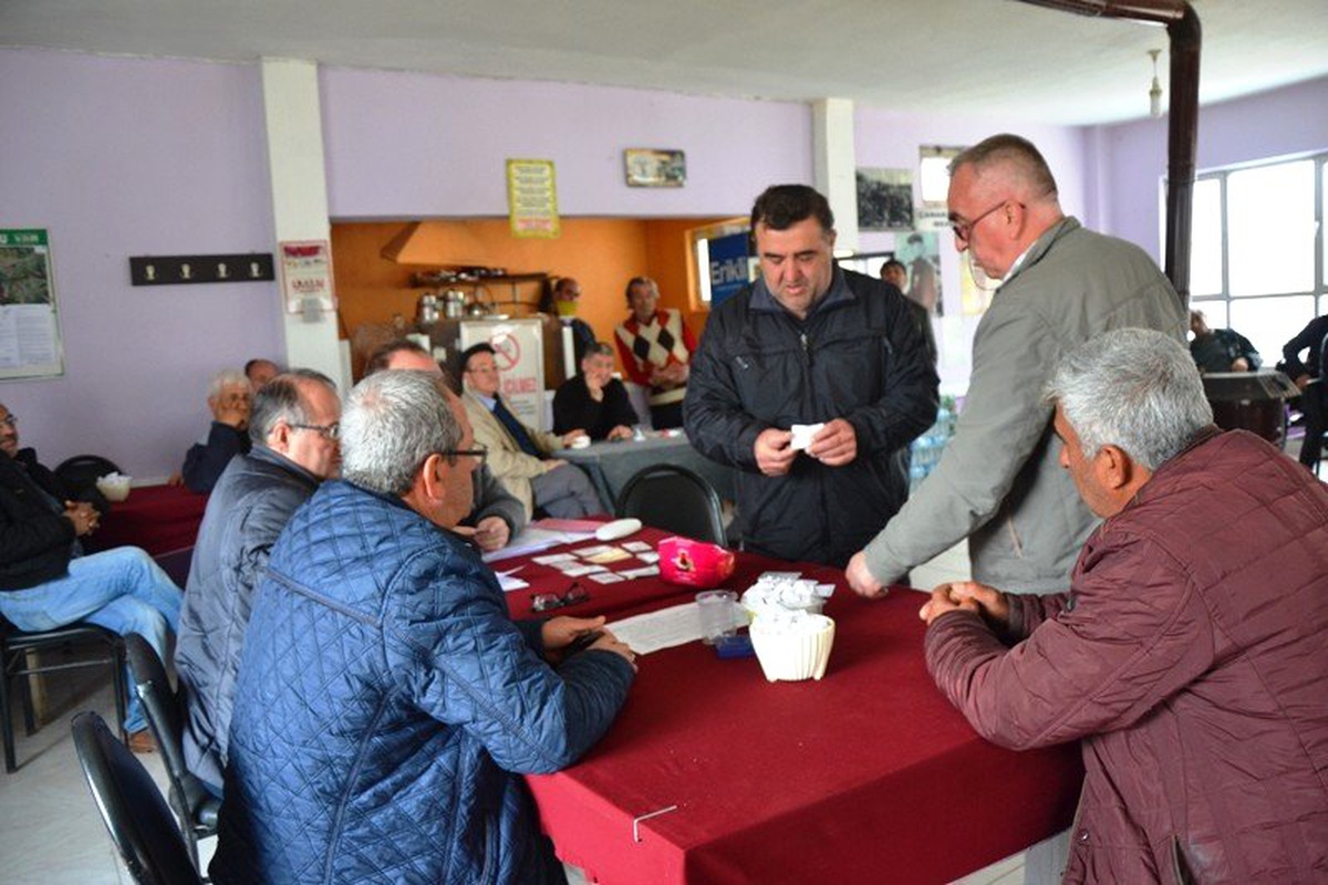Biga\'da Orköy\'den Orman Köylüsüne İnek Desteği