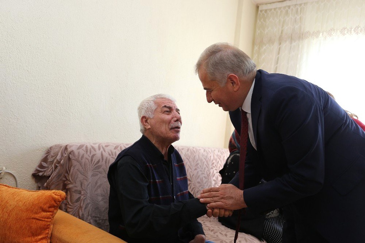 Büyükşehirden 17 Bin Kişiye Evde Bakım Hizmeti