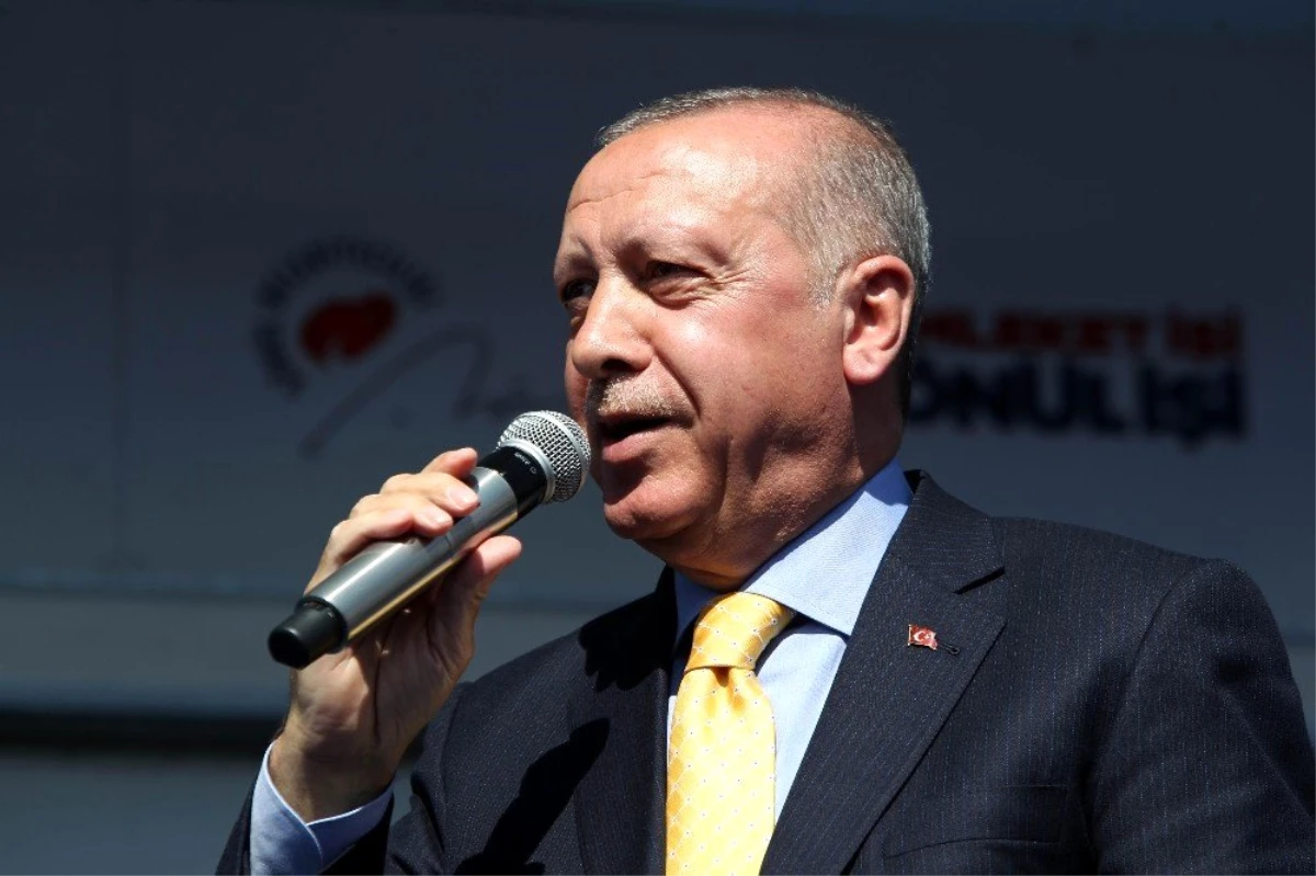 Cumhurbaşkanı Erdoğan: "Bizler Teröristlerle Omuz Omuza Yürüyenlere Hadi Yürüyün Diyemeyiz" (1)