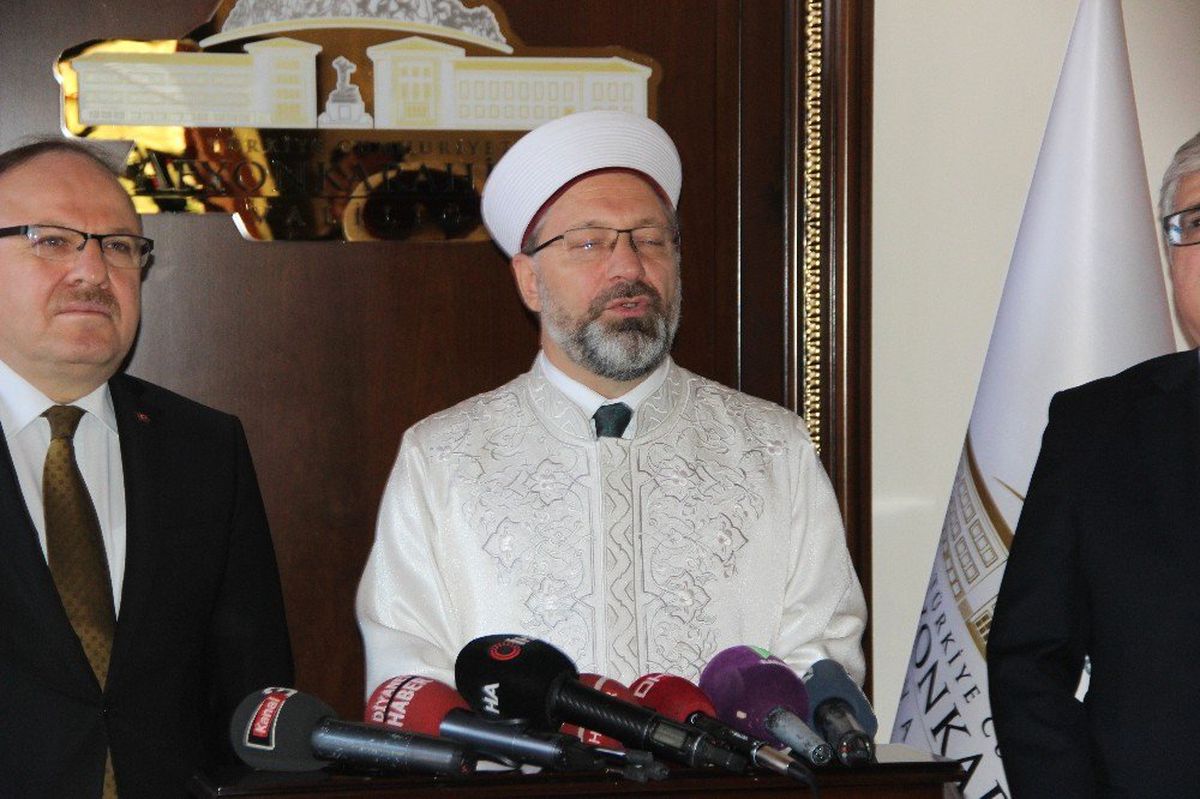 Erbaş, "İşi Dinler Arası Savaşa Götürecek Boyuta Doğru Çekmek İsteyenlere Karşı Fırsat Verilmemeli"