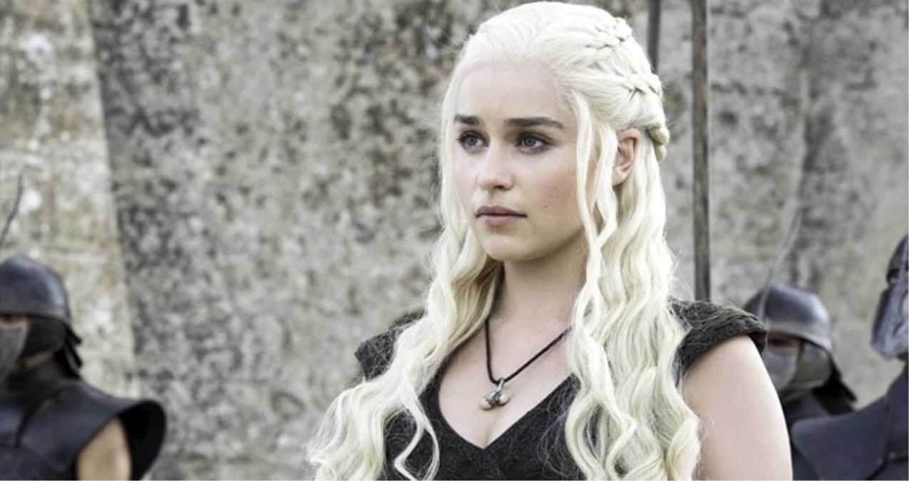 Game Of Thrones\'un Yıldız Oyuncusu Emilia Clarke, İki Kez Beyin Ameliyatı Geçirdi